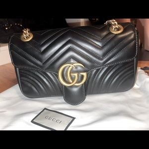 Gucci GG Marmont small  Matelasse shoulder bag